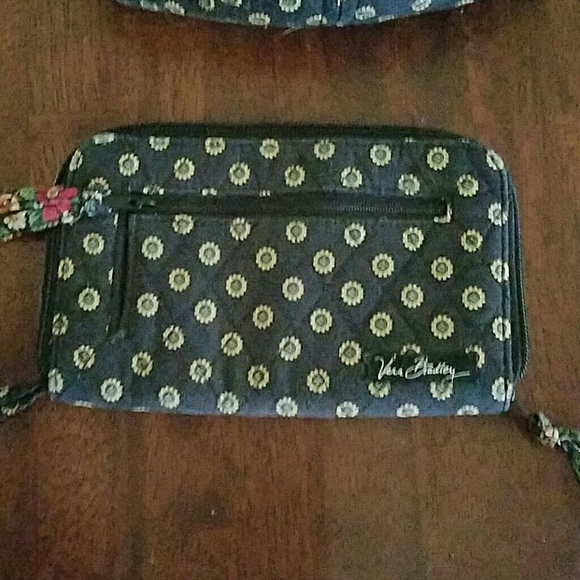 Small Vera Bradley Purse and matching wallet - Picture 2 of 4