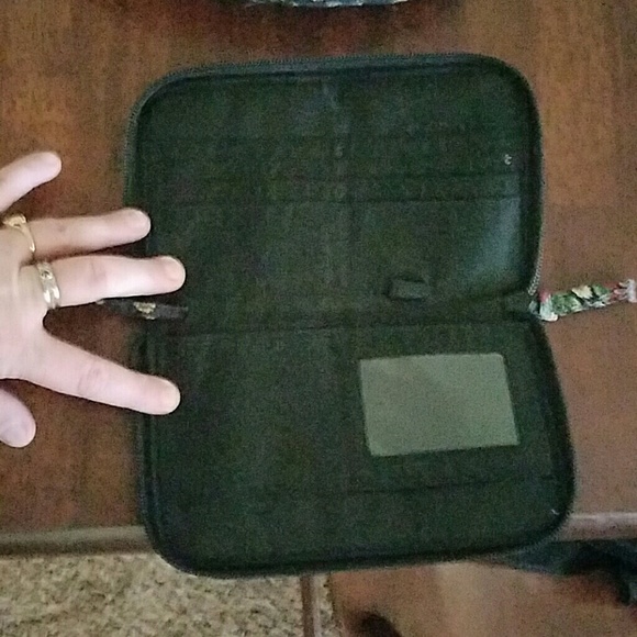 Small Vera Bradley Purse and matching wallet - Picture 3 of 4