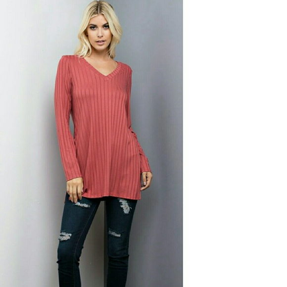 Felicity V-neck Top Rust - Picture 2 of 3