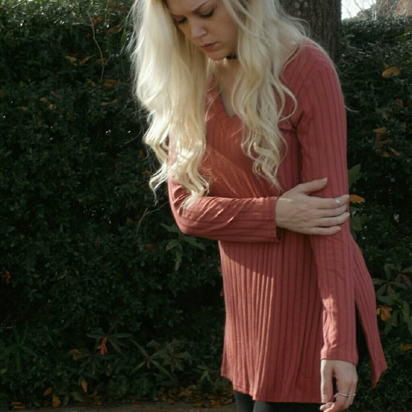 Felicity V-neck Top Rust - Picture 3 of 3