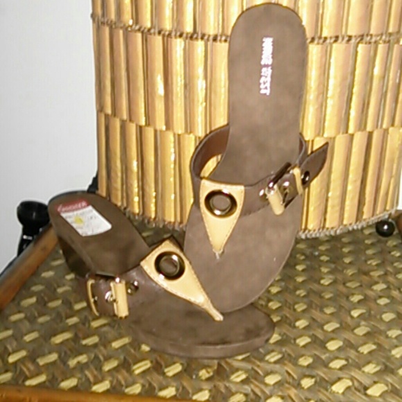 Nine west nwt slide sandles