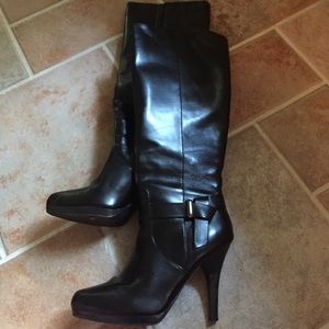 Black heeled dress boot