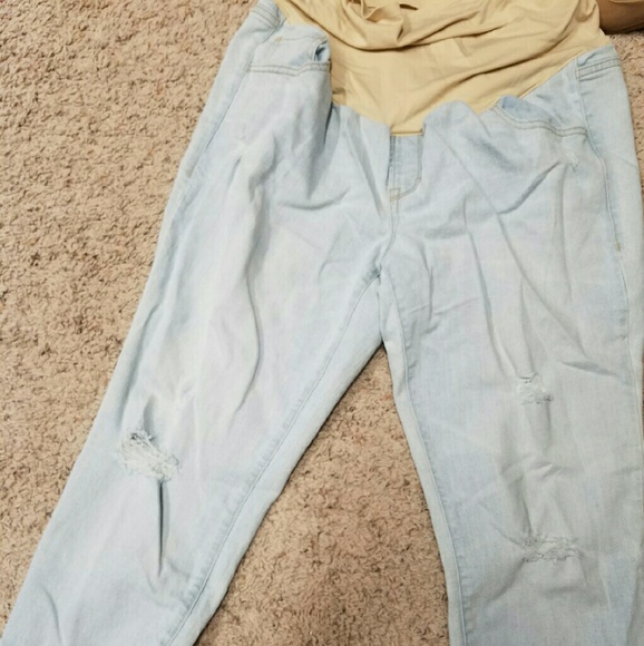 Maternity boyfriend jeans