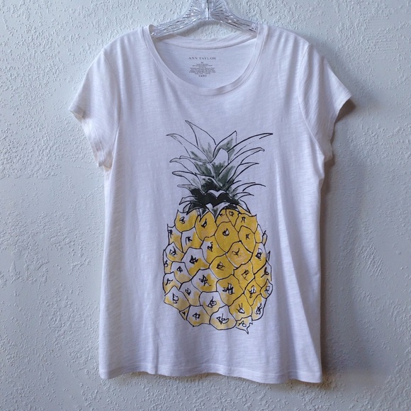 Ann Taylor T-Shirt