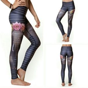 Teeki Elephant Love Pants leggings small