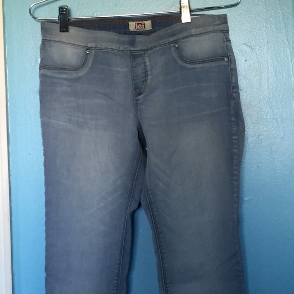 2 pairs of Capris
