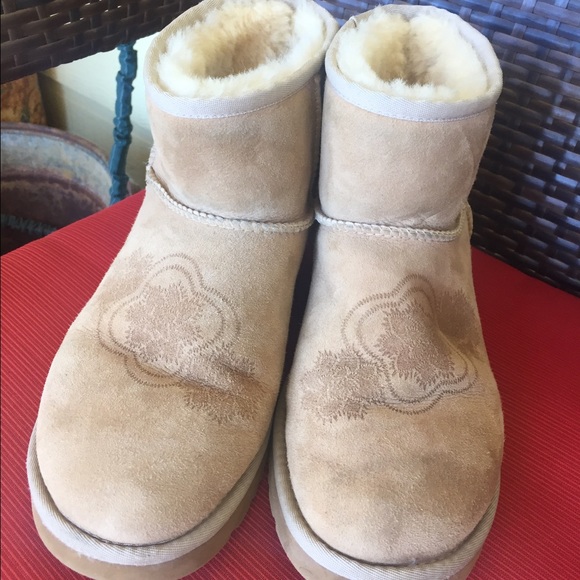 UGGS size 9