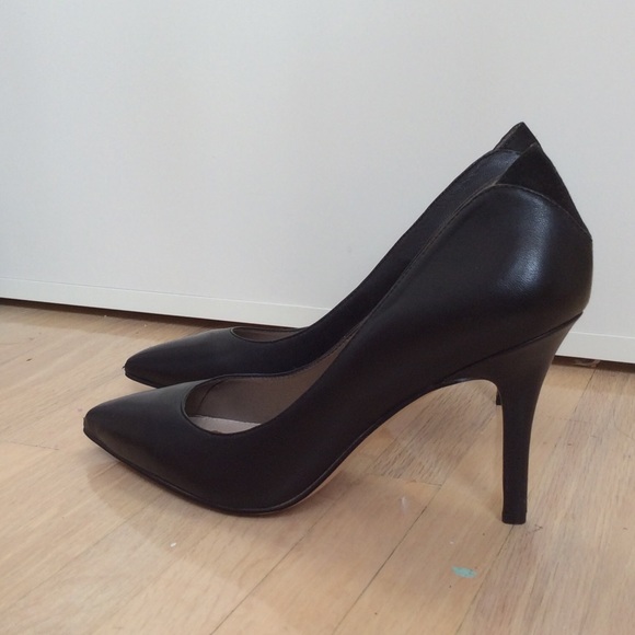 Extra Pictures for the Sam Edelman Stilettos - Picture 1 of 3