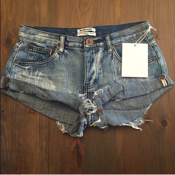 SOLD One Teaspoon Bandits - Picture 2 of 3