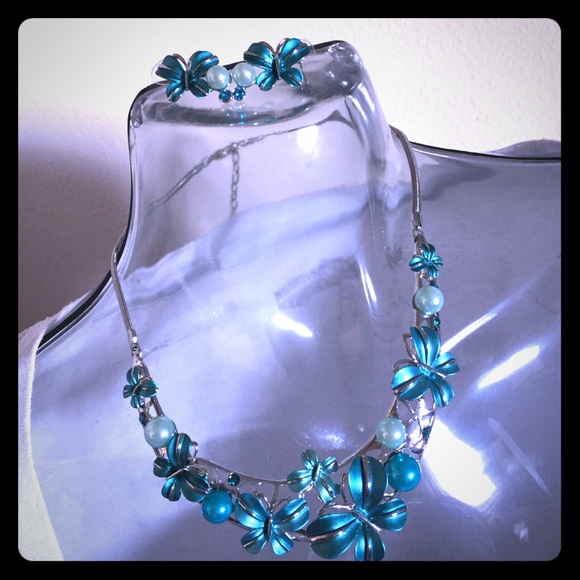 Butterfly Statement Necklace w/ Matching Earrings