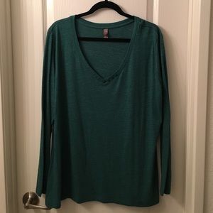 Almost new heather green v-neck long sleeve tee.