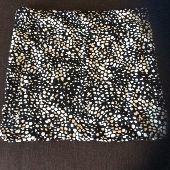 Fitted mini skirt