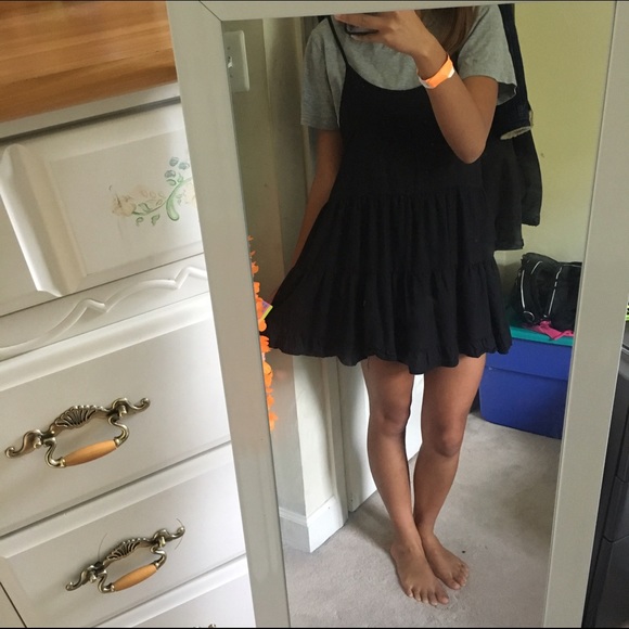 CUTE BLACK DRESS - Picture 3 of 4