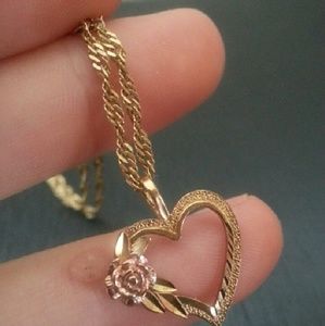 Gold heart necklace