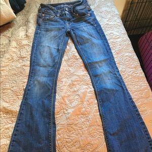 American Eagle Flare Jeans. Size 2 long.