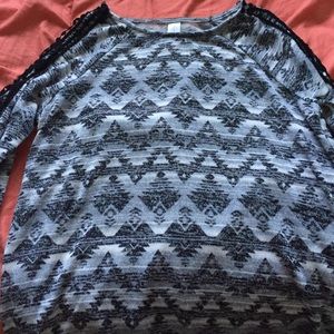 Long sleeved Shirt with no shoulders