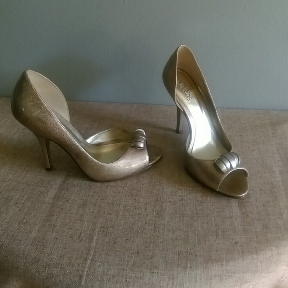 Shoes - Picture 2 of 4