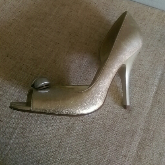 Shoes - Picture 4 of 4