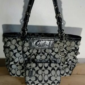 Coach Signature Pleated Gallery Tote with Wristlet