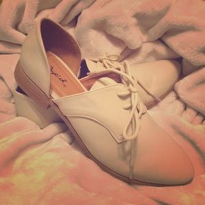 Qupid tuxedo cutout Oxfords