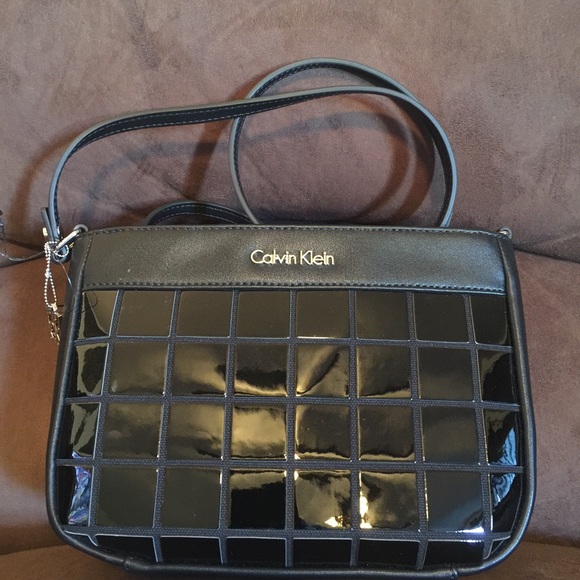Patent leather shoulder bag