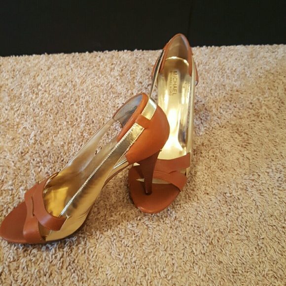 Michael Kors open toe heels. - Picture 1 of 4