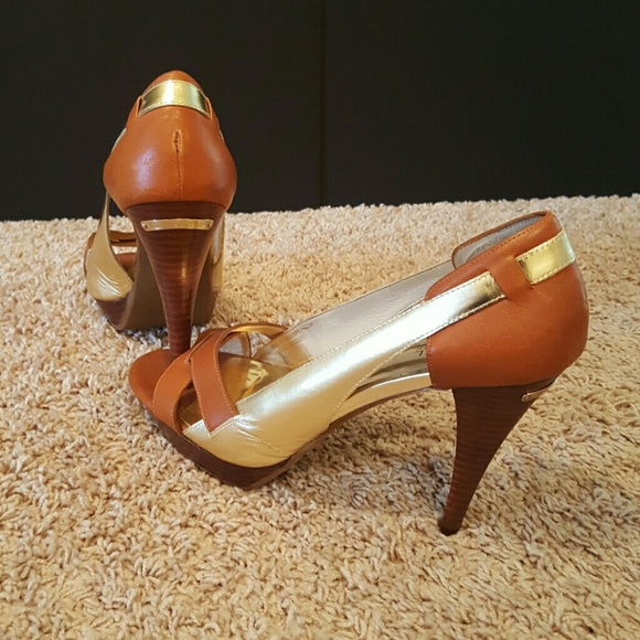 Michael Kors open toe heels. - Picture 2 of 4