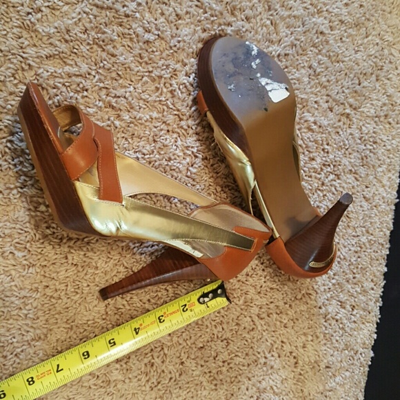 Michael Kors open toe heels. - Picture 4 of 4