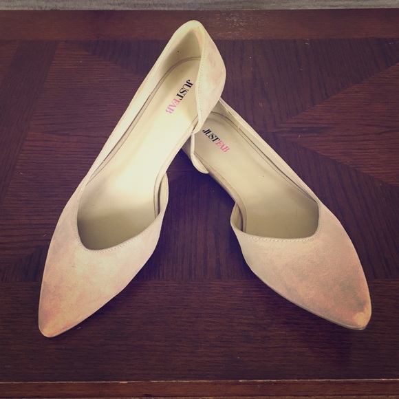 NWOT nude flats