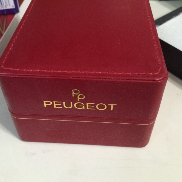 Peugeot Watch with Swarovski crystals main image 4