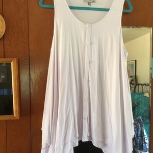 Cute layered white tank w/shark bite hem