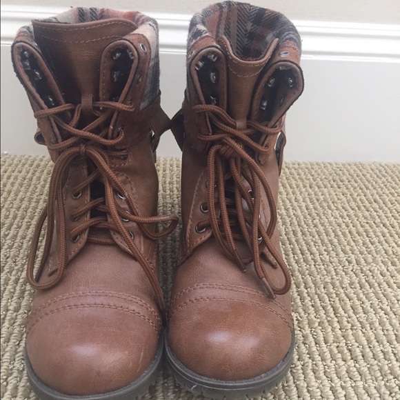 Soda lace up ankle boots.