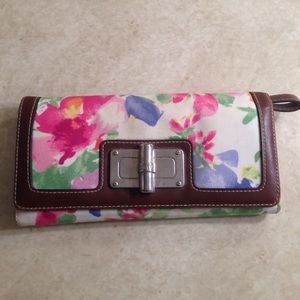 Chaps floral wallet