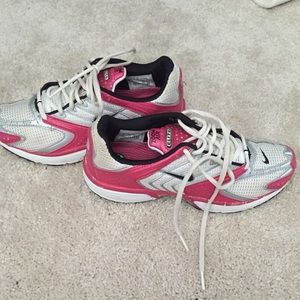 Nike zoom air elite pink and gray