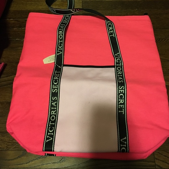 VS VICTORIA SECRET pink cooler.