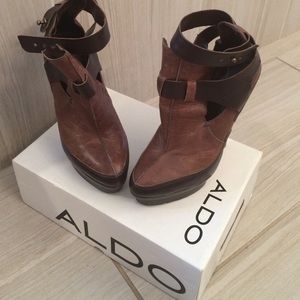 Aldo ankle heel booties PERFECT FALL SHOE SALE!!!