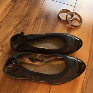 Bandolino Size 5.5 Black leather flats