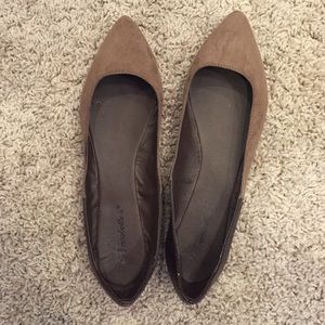 NWOT Brown Flats