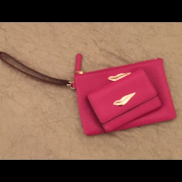 DVF - Picture 2 of 2