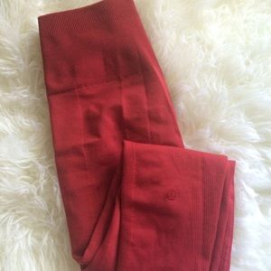 Lululemon High-Waisted Zone In 7/8 Pant Size 6