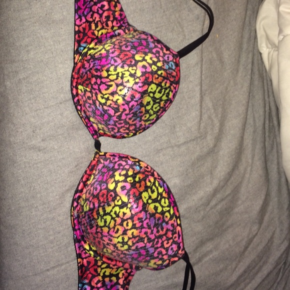 Pink Victoria Secret Bra - Picture 1 of 3