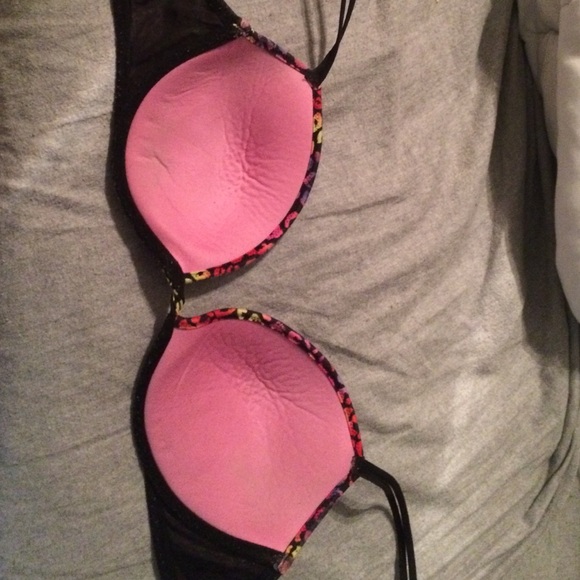 Pink Victoria Secret Bra - Picture 2 of 3