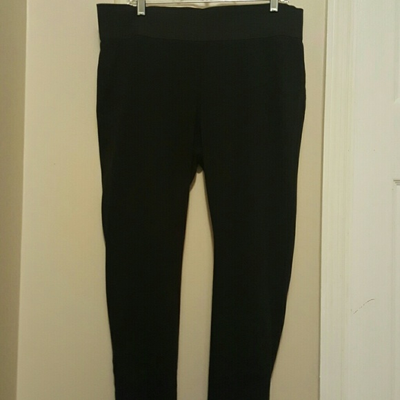 Vera Wang black leggings