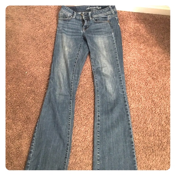 American Eagle blue jeans