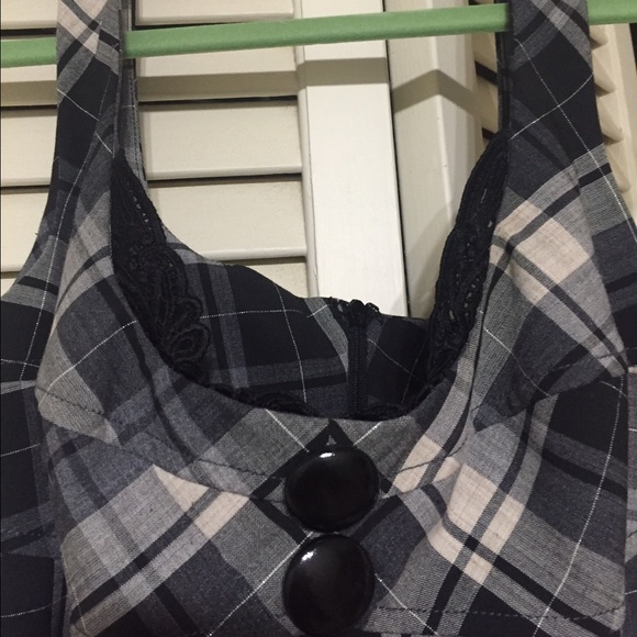 Plaid designer dress - Picture 2 of 4