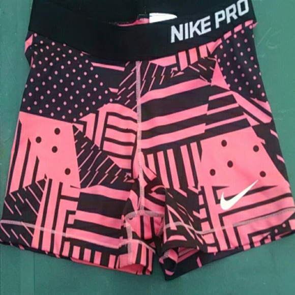 Nike Pro 3" shorts Med size 6