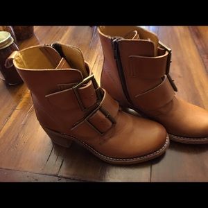 Frye Sabrina short boot with buckles-size 7
