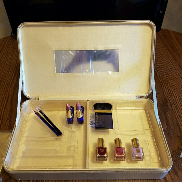 Estee Lauder Travel case