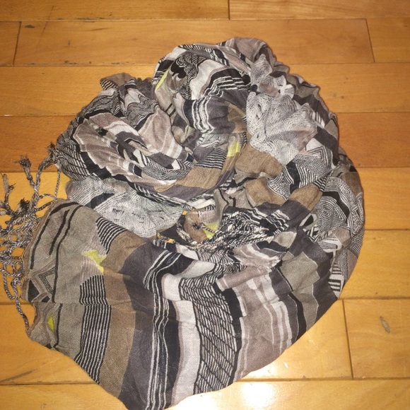 Tribal print scarf - Picture 2 of 2