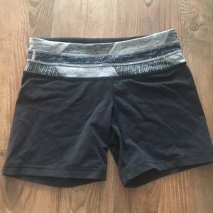 Lulu shorts, size 6!
